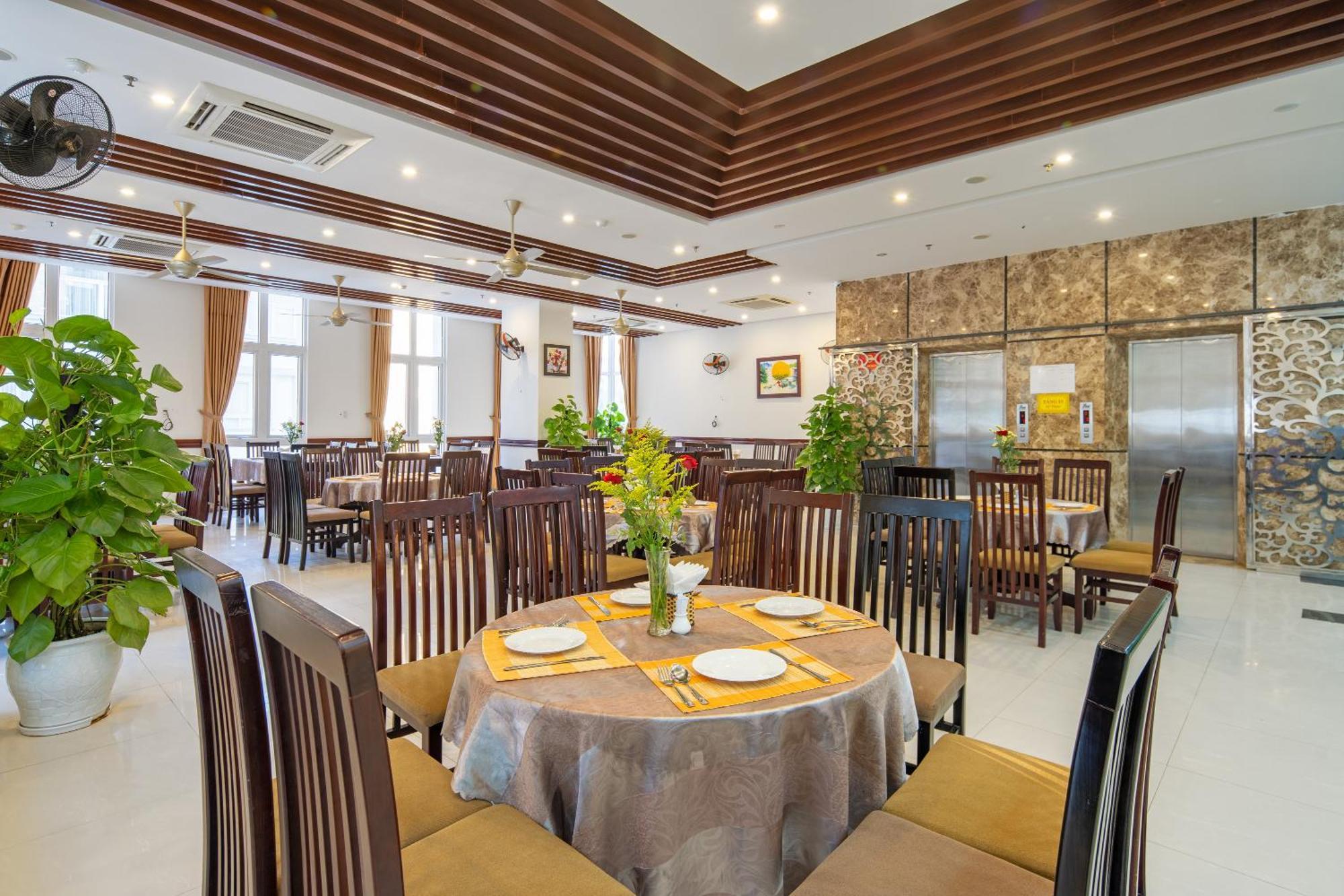 Tay Bac Hotel Da Nang Exterior foto